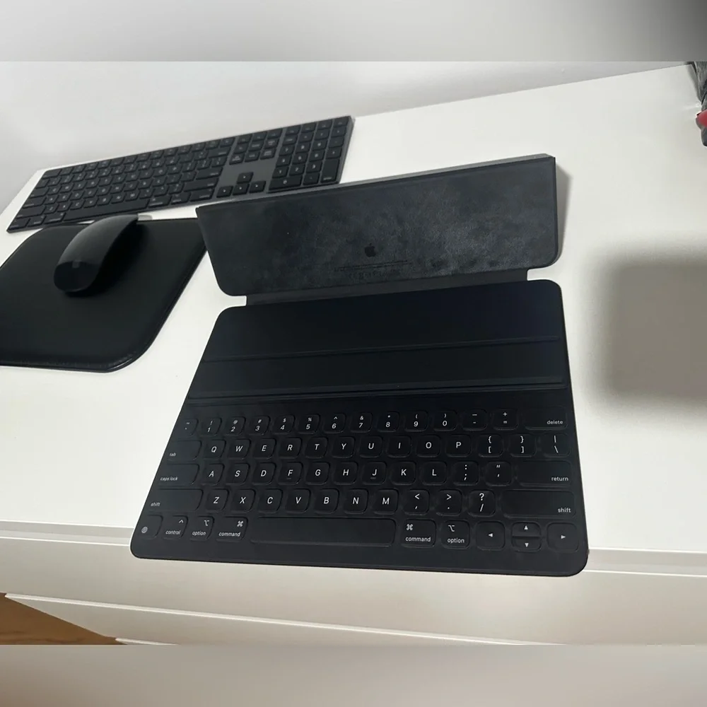 Apple Smart Keyboard Folio: iPad Keyboard case for iPad Pro